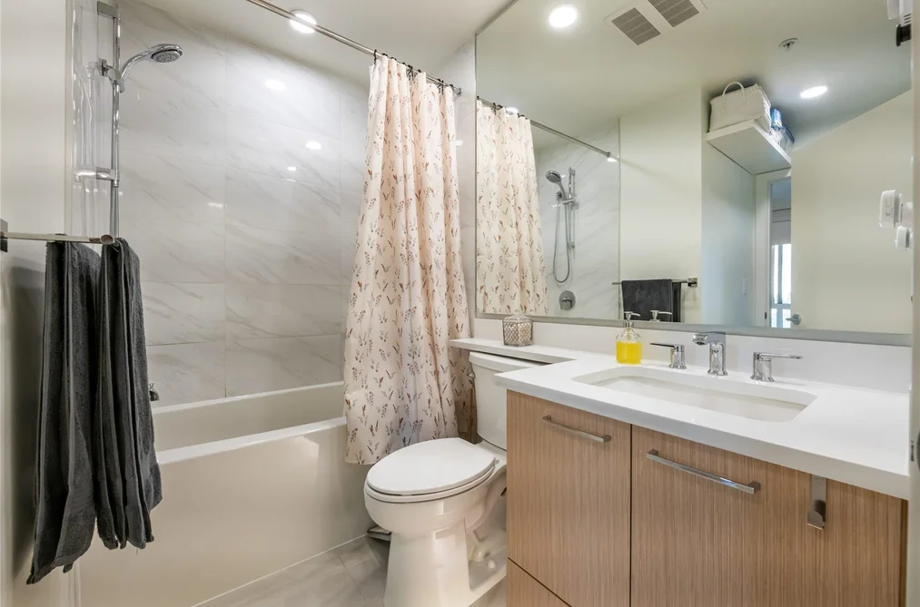 612-7588 16th Street, Burnaby, BC - Condo for Sale - Photo 6 of 20 612-7588 16th Street, Burnaby, BC - Condo for Sale - Photo 6 of 20