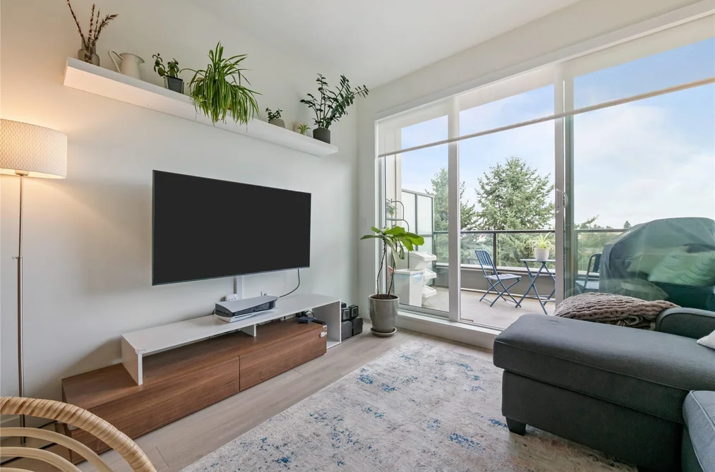 612-7588 16th Street, Burnaby, BC - Condo for Sale - Photo 7 of 20 612-7588 16th Street, Burnaby, BC - Condo for Sale - Photo 7 of 20