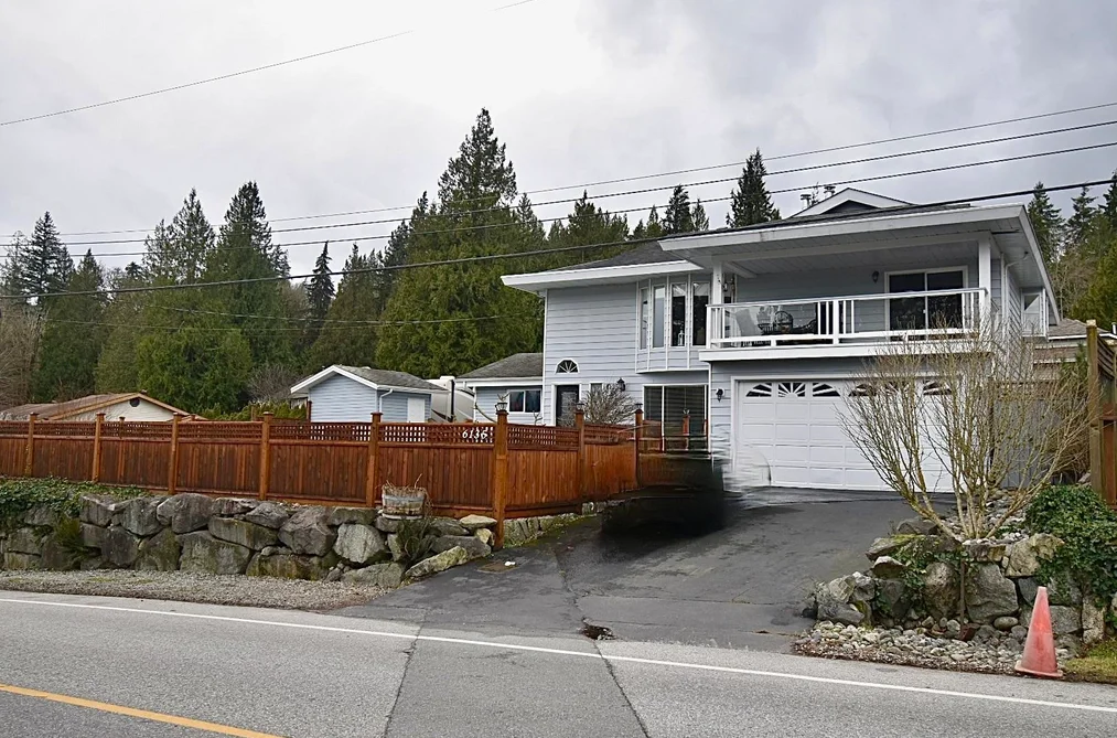 House for sale at 6135 Fairway Avenue Sechelt British Columbia - MLS: R3092964