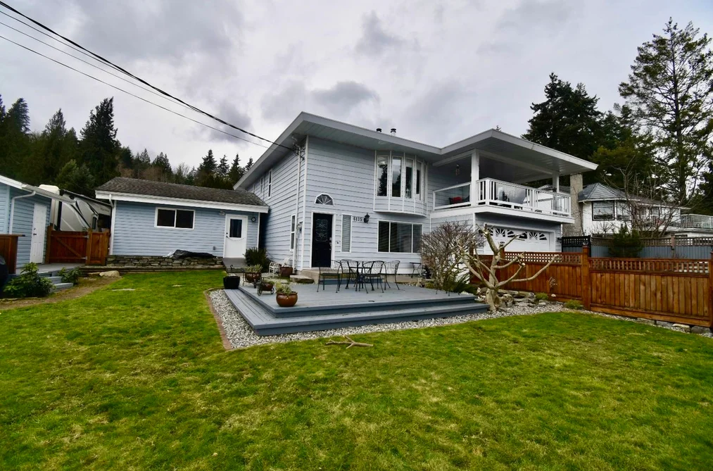 6135 FAIRWAY AVENUE, Sechelt BC V7Z 0L6, Sechelt BC — Residential for Sale - Photo 2