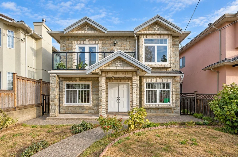 6135 Portland St, Burnaby, BC - MLS: R3174203