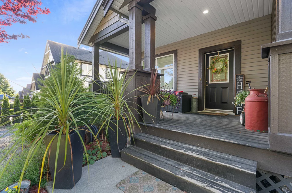6143 REXFORD DRIVE, Chilliwack BC V2R 0L3, Chilliwack BC — Residential for Sale - Photo 2