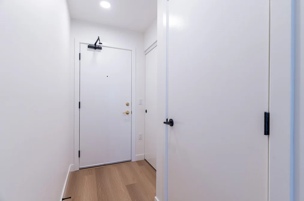 616 215 MCBAY LANE, Coquitlam BC V3K 0H7, Coquitlam BC — Residential for Sale - Photo 4
