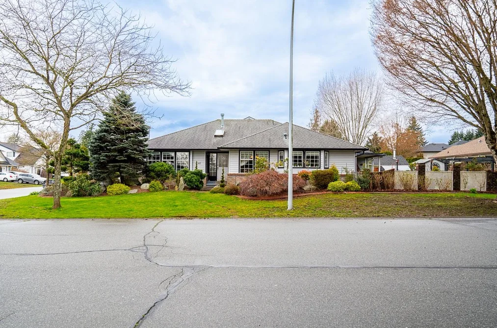6167 189 STREET, Surrey BC V3S 7T6, Surrey BC — Residential for Sale - Photo 2