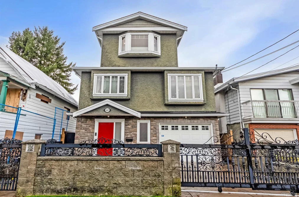 House for sale at 6167 Commercial Street Vancouver British Columbia - MLS: R3114899