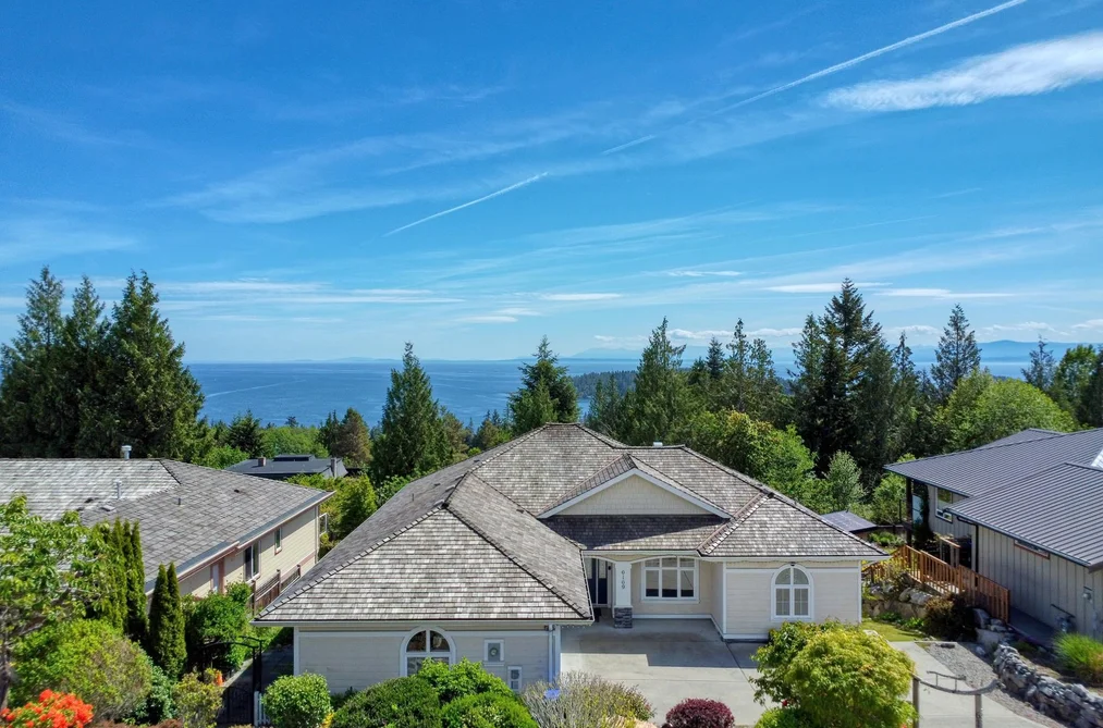 House for sale at 6169 Mika Road Sechelt British Columbia - MLS: R3112431