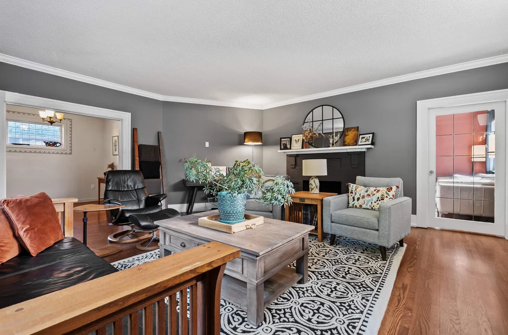 617 Fifth Street, New Westminster, BC - MLS: R3172815 - Photo 5 617 Fifth Street, New Westminster, BC - MLS: R3172815 - Photo 5