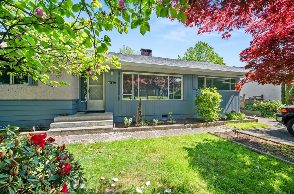 House for sale at 6170 175a Street Surrey British Columbia - MLS: R3119258