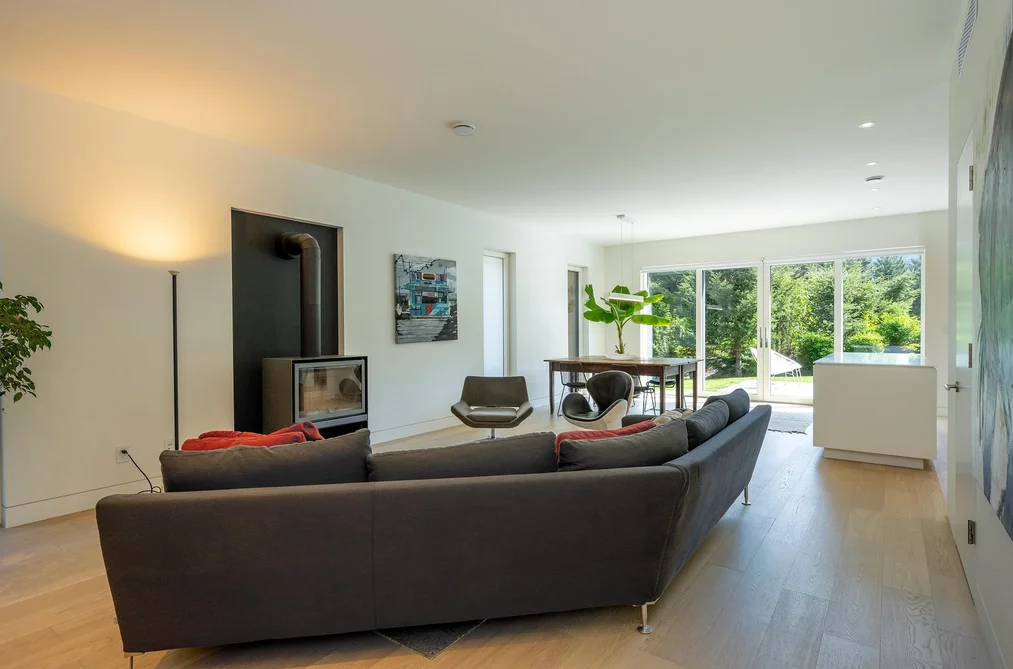 6187 EAGLE DRIVE, Whistler BC V8E 0C6, Whistler BC — Residential for Sale - Photo 2