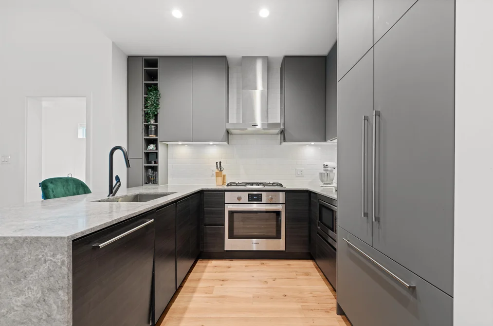 621 3131 MURRAY STREET, Port Moody BC V3H 0L9, Port Moody BC — Residential for Sale - Photo 2