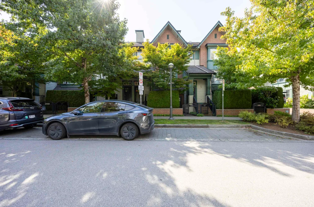 6222 Logan Lane, Vancouver, BC - Townhouse for Sale - Photo 3 of 24 6222 Logan Lane, Vancouver, BC - Townhouse for Sale - Photo 3 of 24