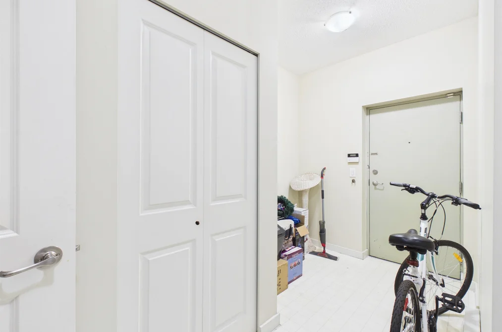 6222 Logan Lane, Vancouver, BC - Townhouse for Sale - Photo 4 of 24 6222 Logan Lane, Vancouver, BC - Townhouse for Sale - Photo 4 of 24