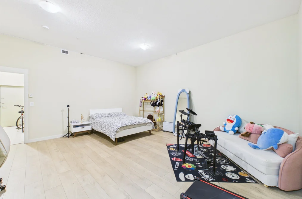 6222 Logan Lane, Vancouver, BC - Townhouse for Sale - Photo 8 of 24 6222 Logan Lane, Vancouver, BC - Townhouse for Sale - Photo 8 of 24