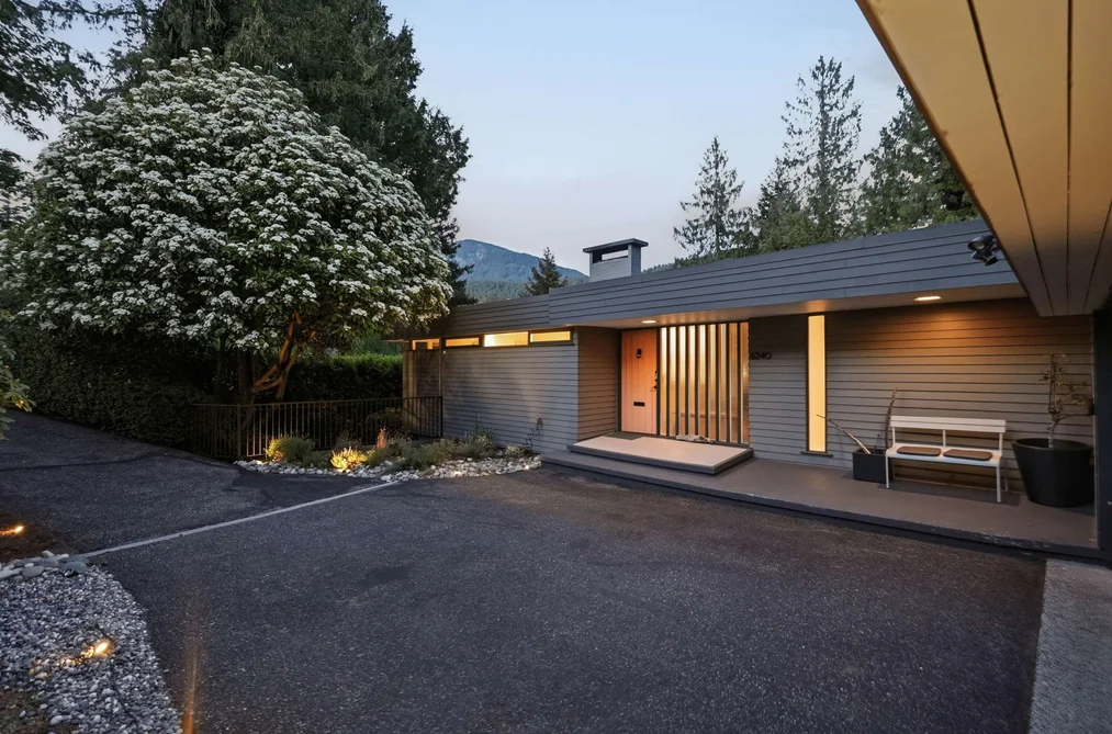 6240 SUMMIT AVENUE, West Vancouver BC V7W 1Y2, West Vancouver BC — Residential for Sale - Photo 2
