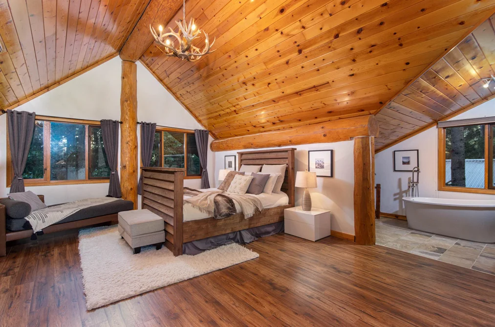 6252 Bishop Way, Whistler, BC - House for Sale - Photo 12 of 16 6252 Bishop Way, Whistler, BC - House for Sale - Photo 12 of 16