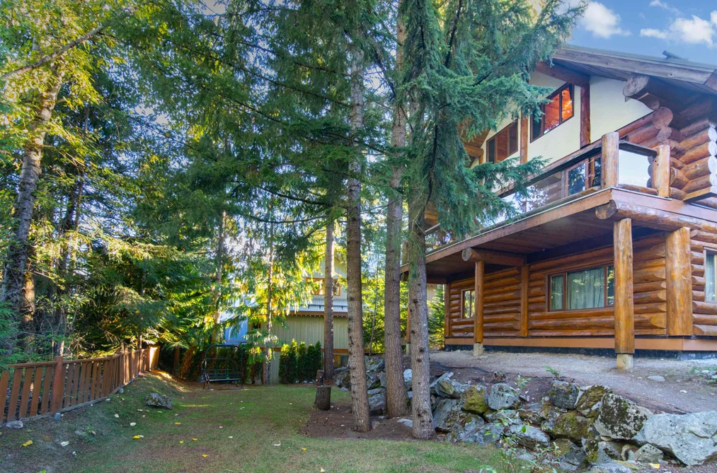 6252 Bishop Way, Whistler, BC - House for Sale - Photo 15 of 16 6252 Bishop Way, Whistler, BC - House for Sale - Photo 15 of 16