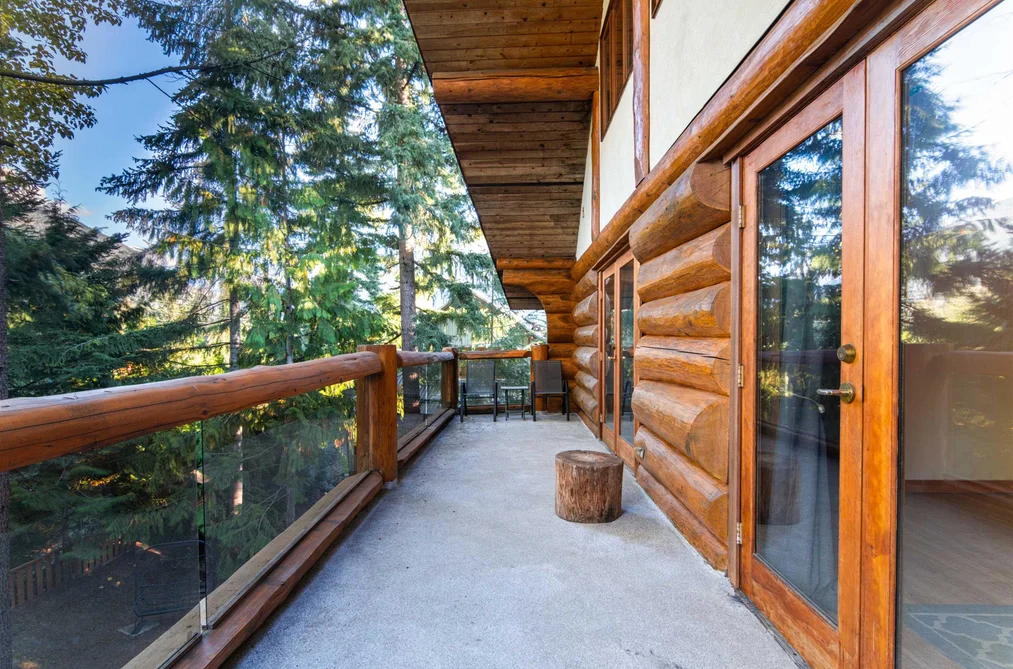 6252 Bishop Way, Whistler, BC - House for Sale - Photo 9 of 16 6252 Bishop Way, Whistler, BC - House for Sale - Photo 9 of 16