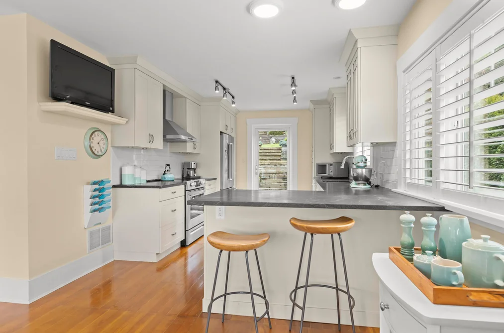 6252 WELLINGTON AVENUE, West Vancouver BC V7W 2H4, West Vancouver BC — Residential for Sale — Photo 14 of 40