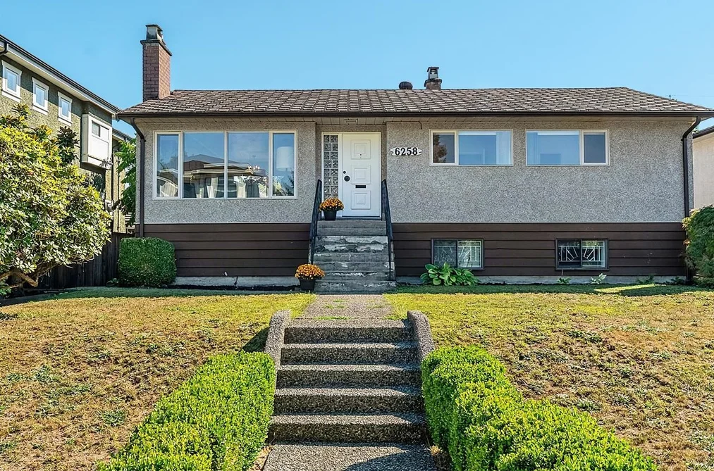 House for sale at 6258 Berwick Street Burnaby British Columbia - MLS: R3159127