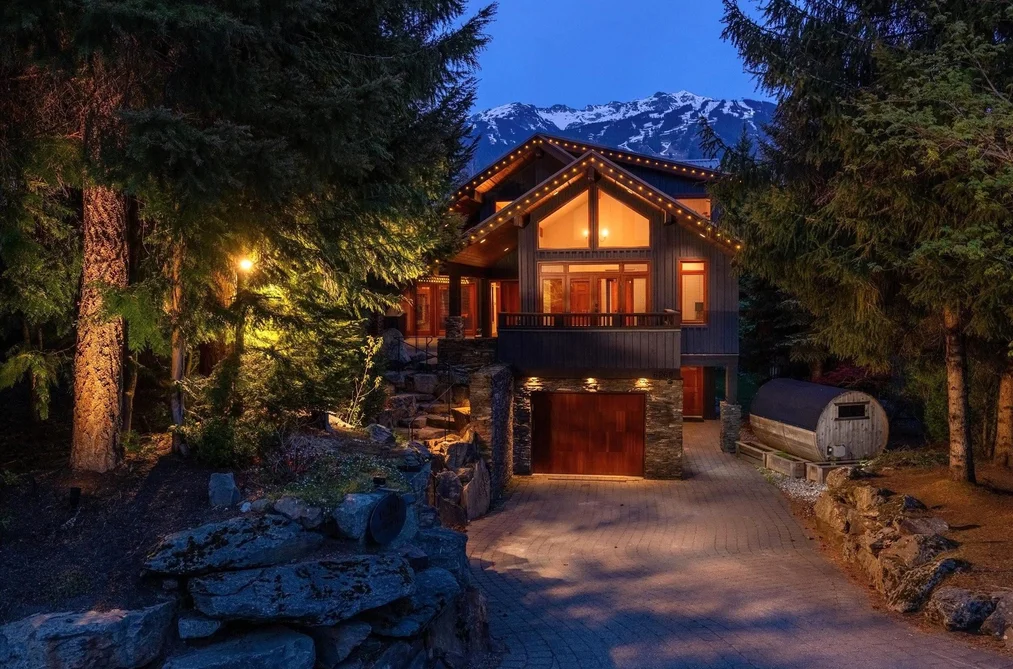 House for sale at 6260 Bishop Way Whistler British Columbia - MLS: R3128008