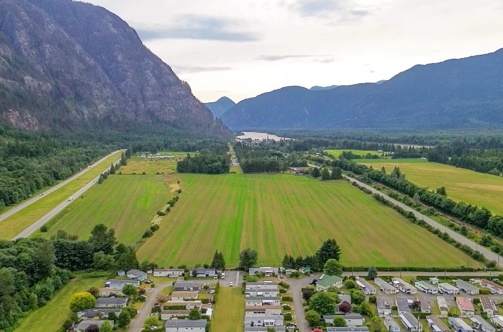 62600 FLOOD HOPE ROAD, Hope BC V0X 1L2, Hope BC — Residential for Sale - Photo 2