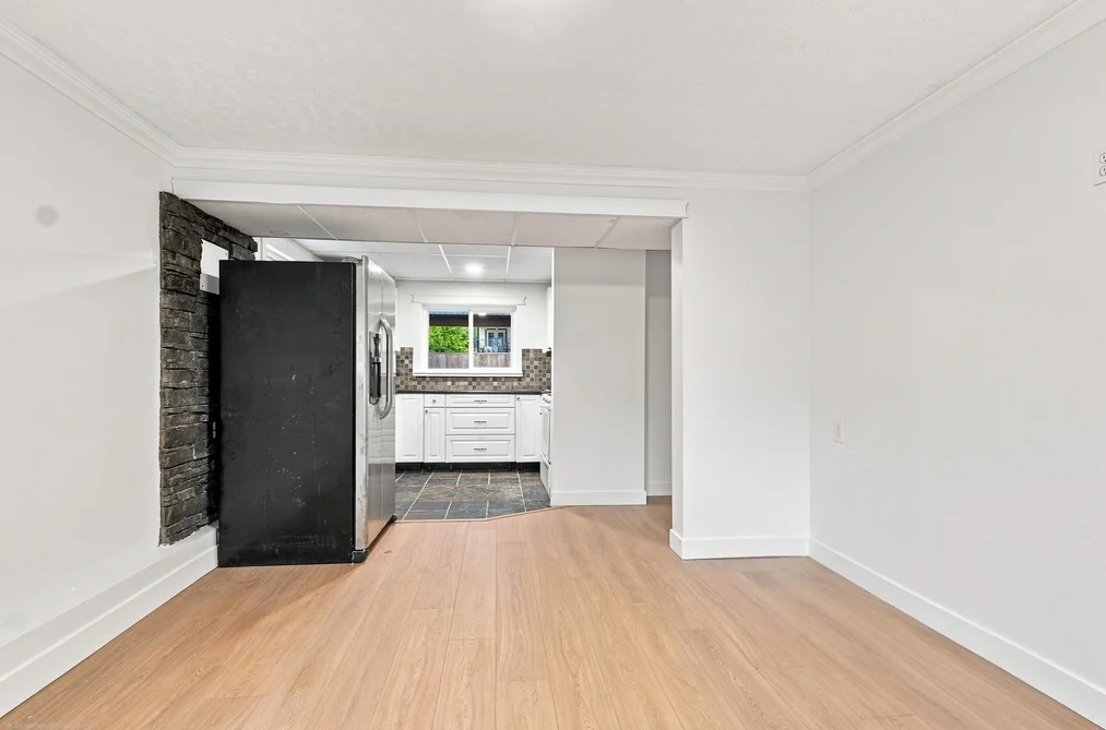 6285 173A Street, Surrey, BC - House for Sale - Photo 12 of 37 6285 173A Street, Surrey, BC - House for Sale - Photo 12 of 37
