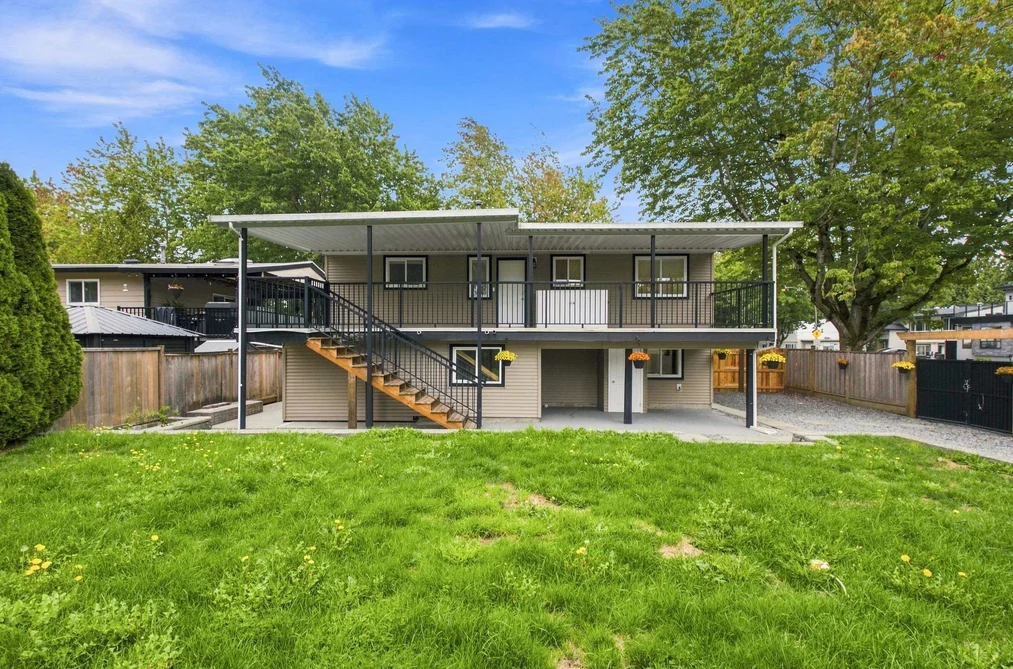 6285 173A Street, Surrey, BC - House for Sale - Photo 3 of 37 6285 173A Street, Surrey, BC - House for Sale - Photo 3 of 37