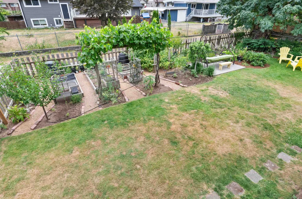 630 HAZEL STREET, Hope BC V0X 1L0, Hope BC — Residential for Sale — Photo 14 of 40