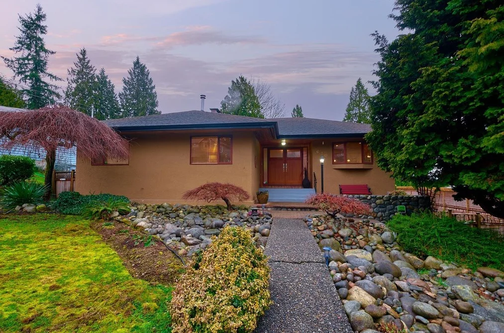 House for sale at 630 Sydney Avenue Coquitlam British Columbia - MLS: R3089729