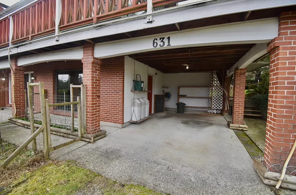 631 WYNGAERT ROAD, Gibsons BC V0N 1V9, Gibsons BC — Residential for Sale - Photo 2