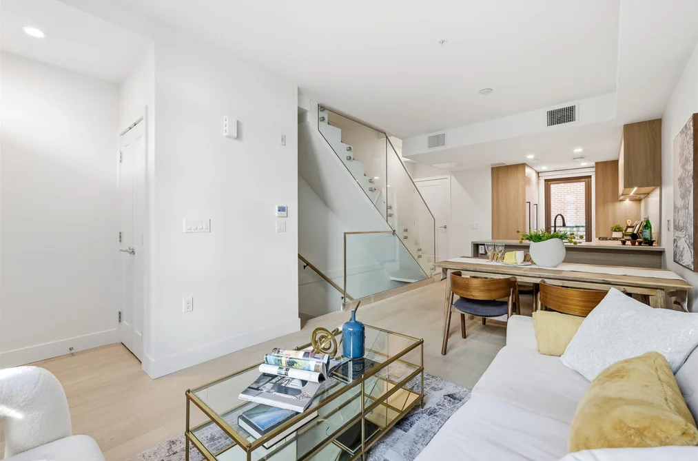 6310 OAK STREET, Vancouver BC V6M 2W4, Vancouver BC — Residential for Sale — Photo 4 of 26