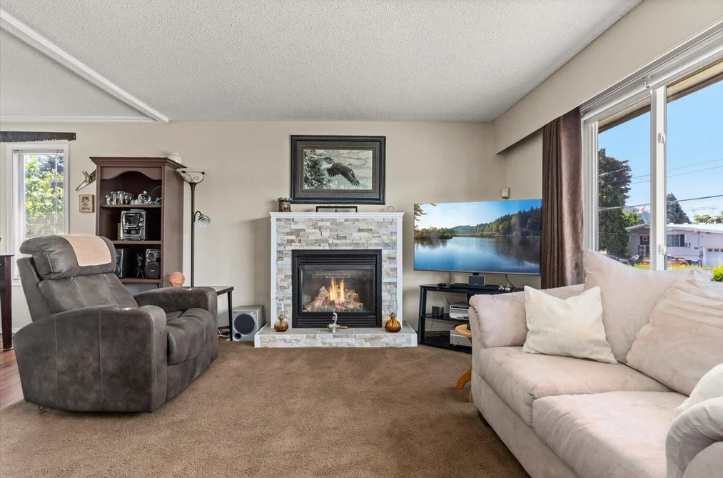 6336 REID ROAD, Chilliwack BC V2R 3H1, Chilliwack BC — Residential for Sale — Photo 11 of 36
