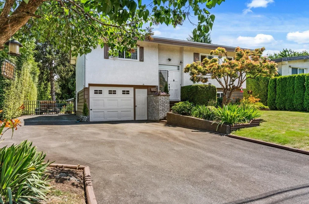 6336 REID ROAD, Chilliwack BC V2R 3H1, Chilliwack BC — Residential for Sale — Photo 3 of 36