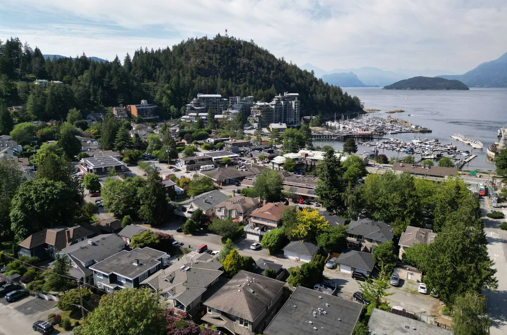 Half Duplex for sale at 6339 Douglas Street West Vancouver British Columbia - MLS: R3144579