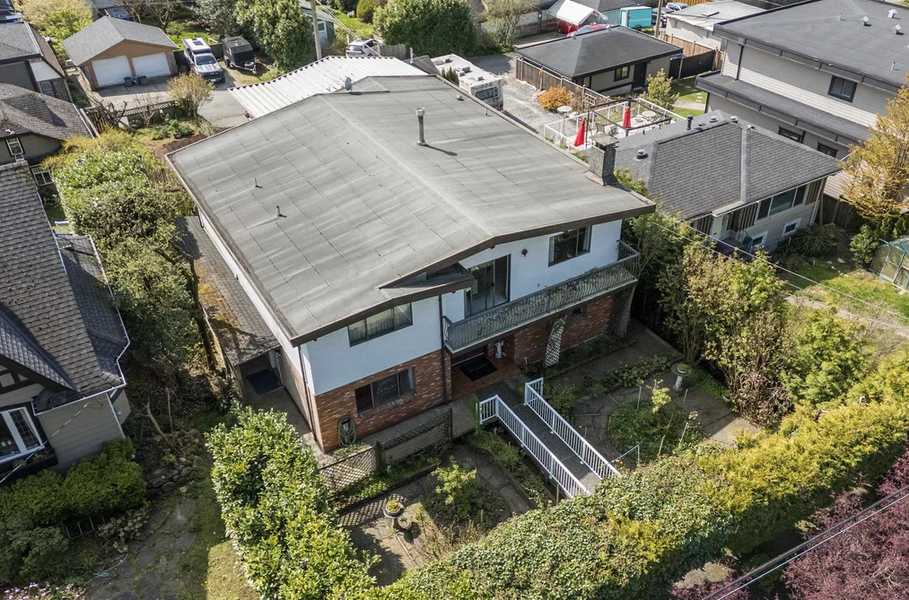 635 E KEITH ROAD, North Vancouver BC V7L 1W4, North Vancouver BC — Residential for Sale - Photo 2