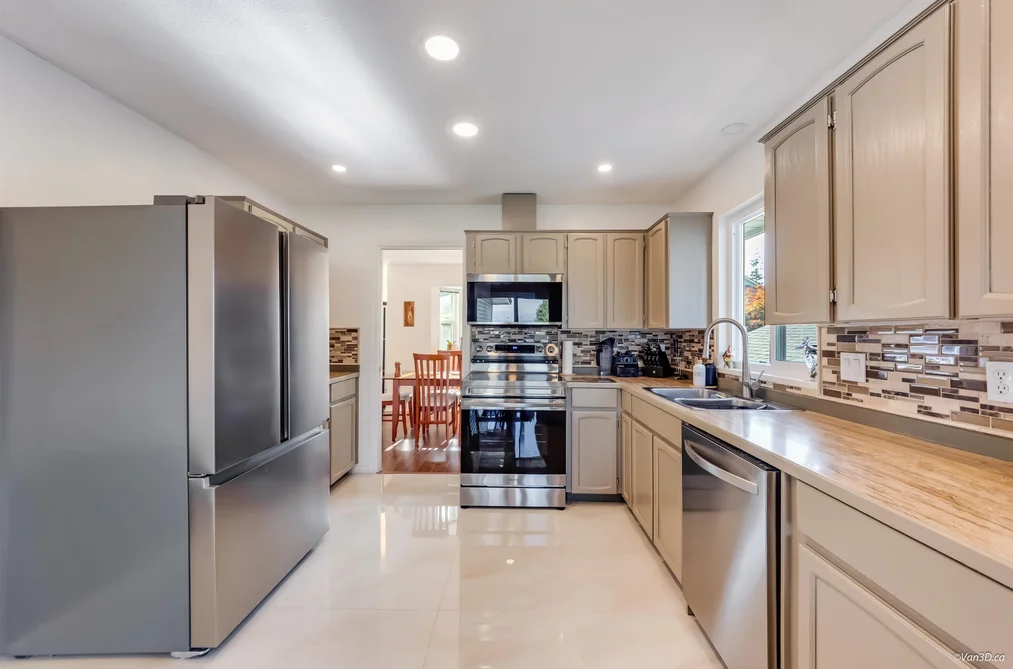 635 LOST LAKE DRIVE, Coquitlam BC V3C 5G4, Coquitlam BC — Residential for Sale — Photo 12 of 40