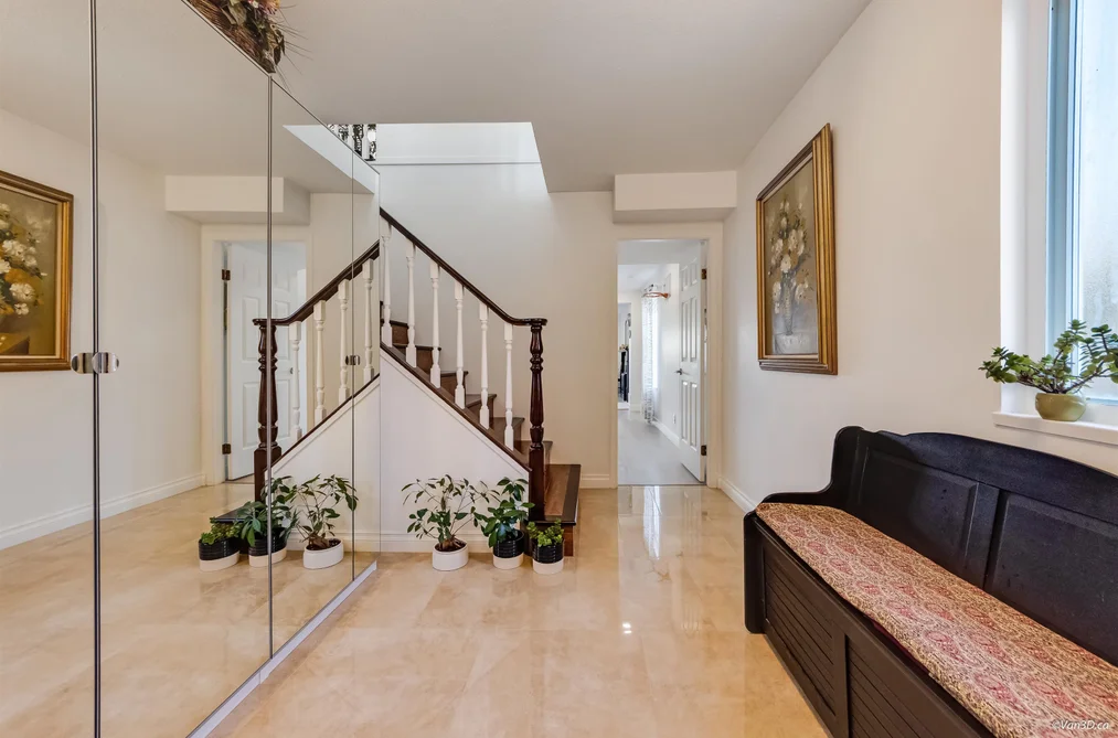635 LOST LAKE DRIVE, Coquitlam BC V3C 5G4, Coquitlam BC — Residential for Sale — Photo 4 of 40
