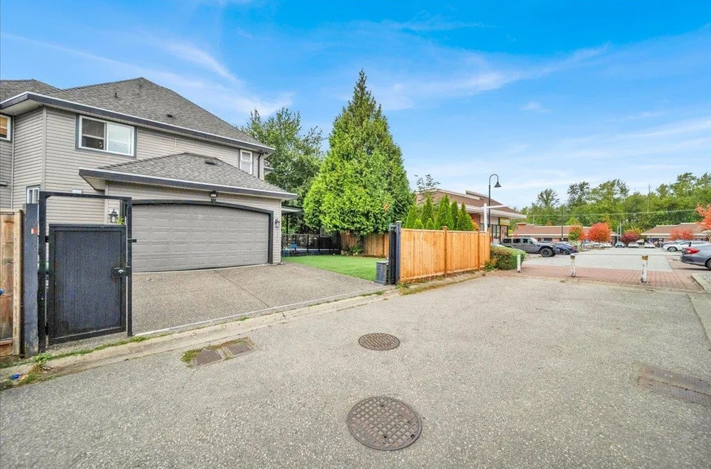 6358 167B Street, Surrey, BC - House for Sale - Photo 3 of 40 6358 167B Street, Surrey, BC - House for Sale - Photo 3 of 40