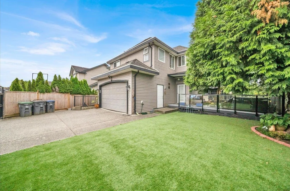 6358 167B Street, Surrey, BC - House for Sale - Photo 4 of 40 6358 167B Street, Surrey, BC - House for Sale - Photo 4 of 40
