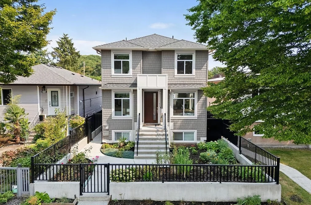 House for sale at 636 Cassiar Street Vancouver British Columbia - MLS: R3157116