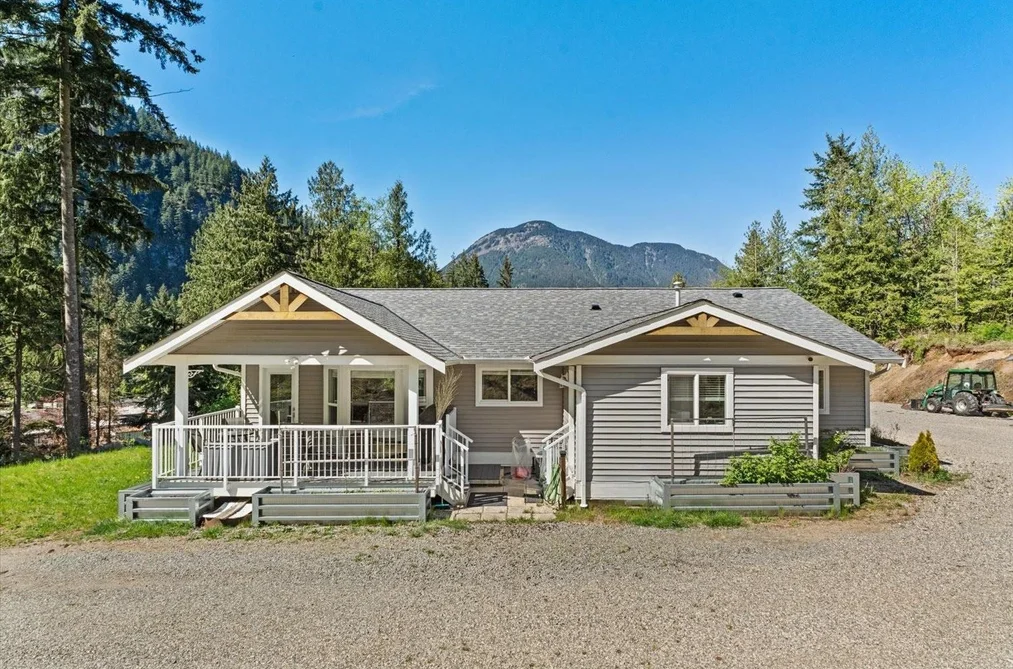 House for sale at 63666 Old Yale Road Hope British Columbia - MLS: R3116886