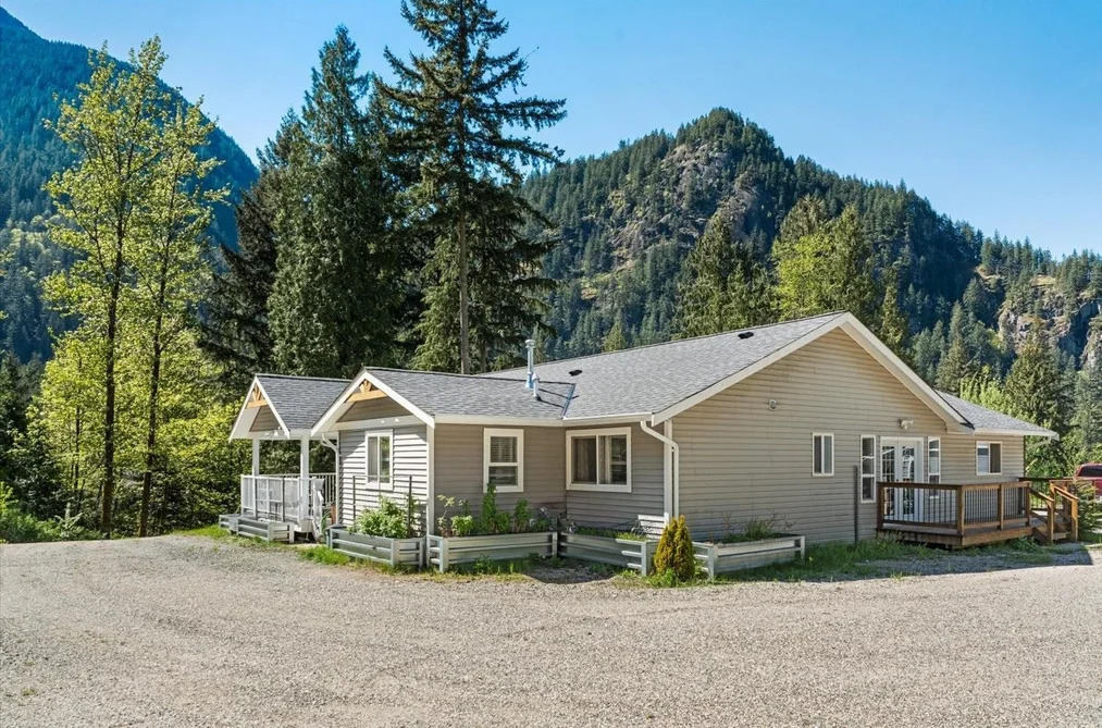 63666 OLD YALE ROAD, Hope BC V0X 1L2, Hope BC — Residential for Sale - Photo 2