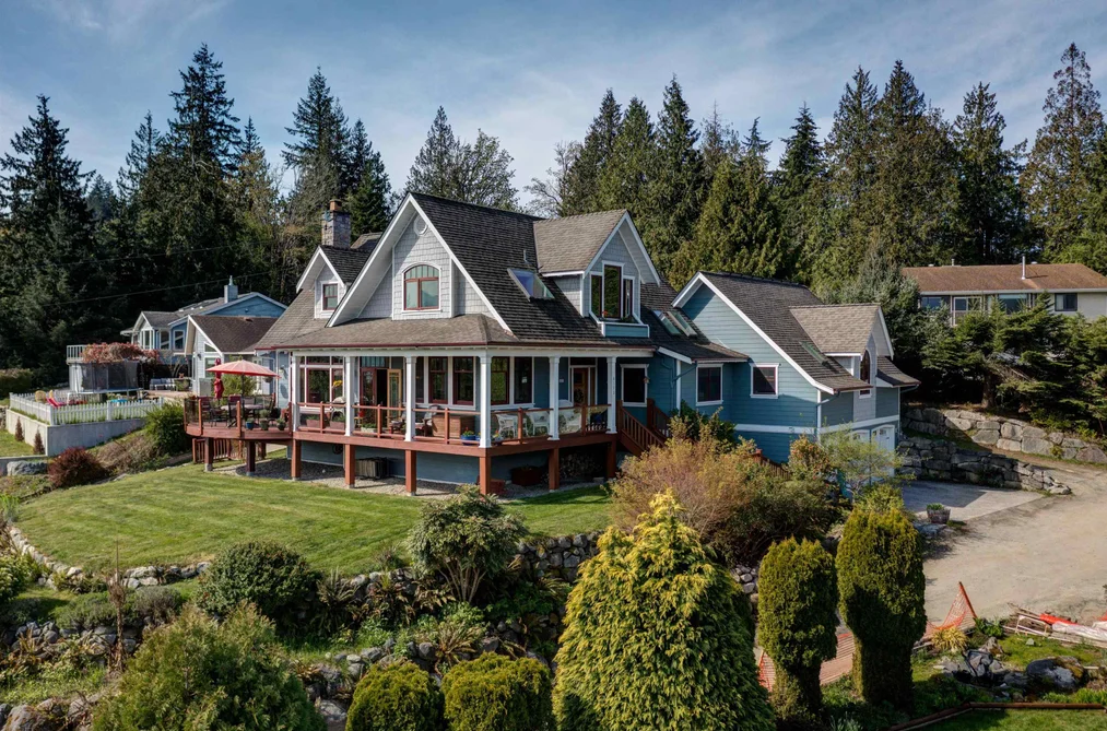 House for sale at 6373 N Gale Avenue Sechelt British Columbia - MLS: R3096696