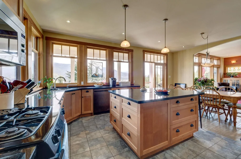 6373 N GALE AVENUE, Sechelt BC V7Z 0P7, Sechelt BC — Residential for Sale - Photo 4