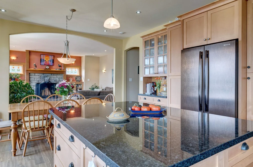6373 N GALE AVENUE, Sechelt BC V7Z 0P7, Sechelt BC — Residential for Sale - Photo 5