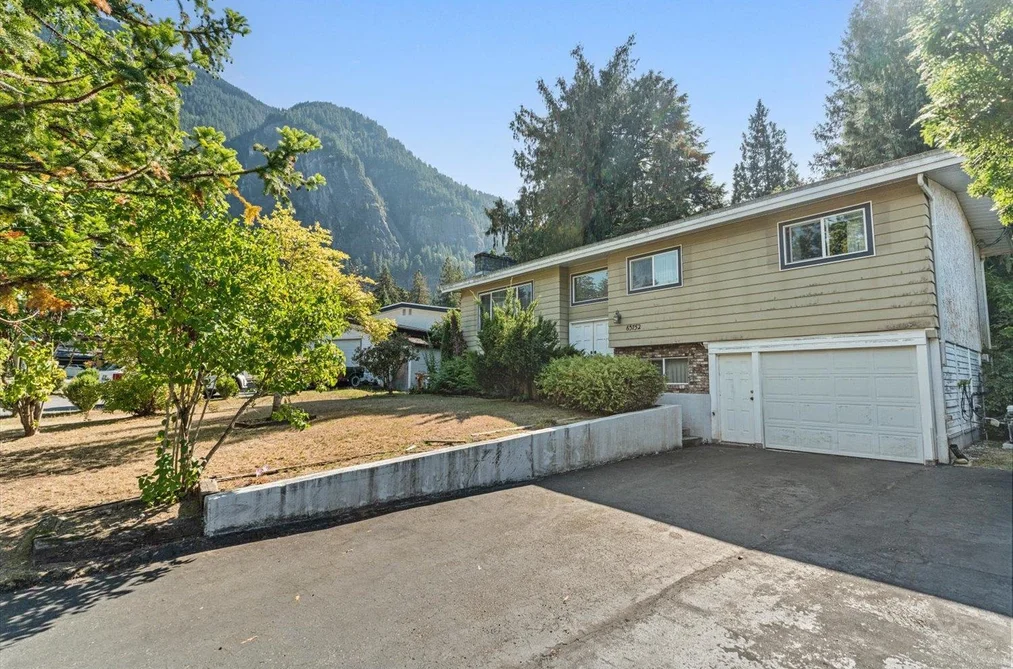 63752 Heather Avenue, Hope, BC - MLS: R3163851 - Photo 3 63752 Heather Avenue, Hope, BC - MLS: R3163851 - Photo 3