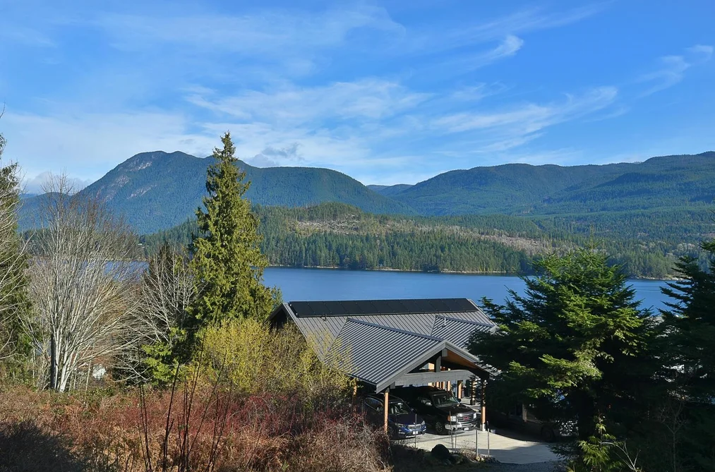6377 N GALE AVENUE, Sechelt BC V7Z 0P7, Sechelt BC — Residential for Sale - Photo 2