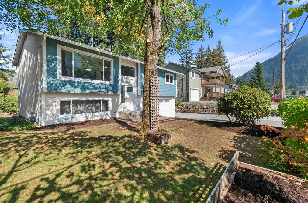 63797 BEECH AVENUE, Hope BC V0X 1L2, Hope BC — Residential for Sale - Photo 2