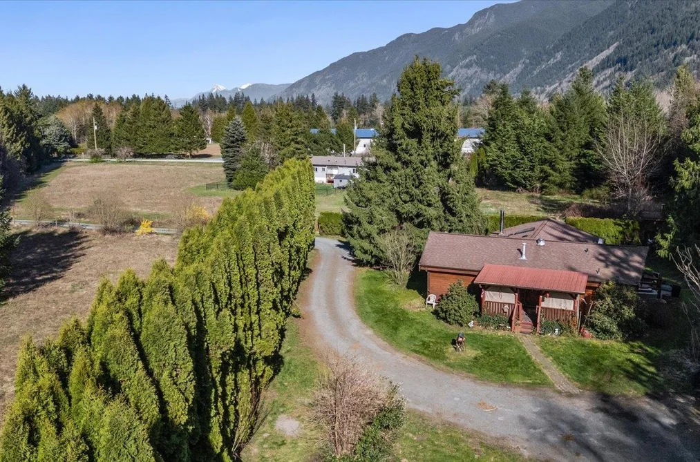 640 MAPLE FALLS ROAD, Columbia Valley BC V2R 4X7, Columbia Valley BC — Residential for Sale - Photo 4