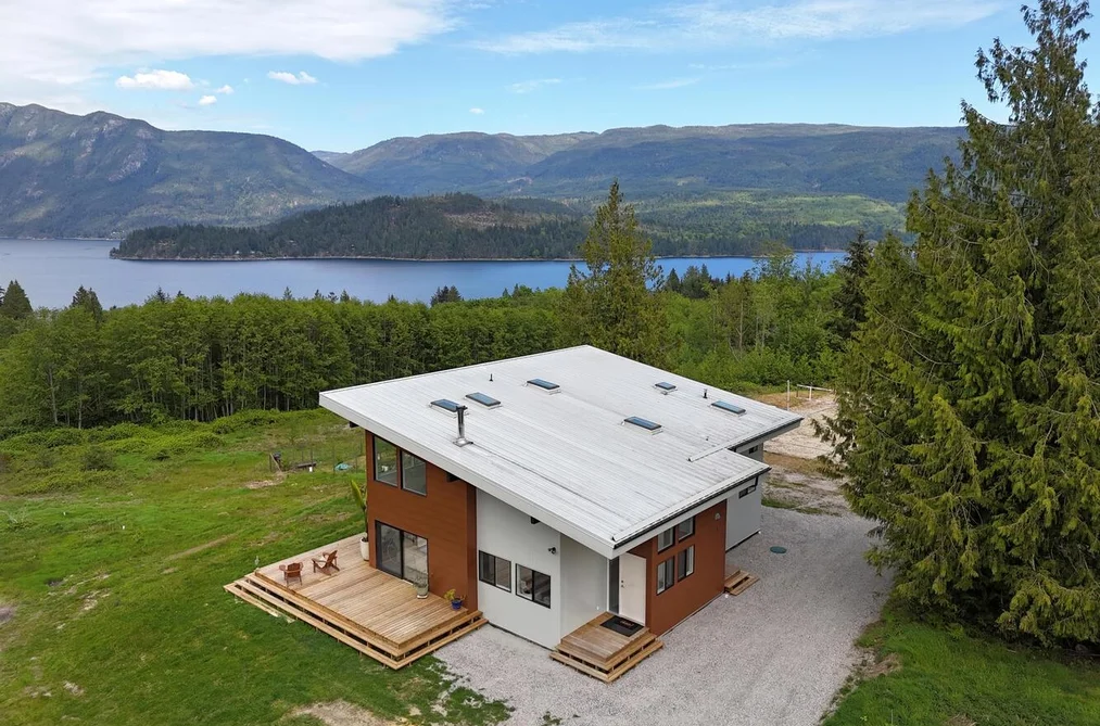 6400 CROWSTON ROAD, Sechelt BC V7Z 0L1, Sechelt BC — Residential for Sale - Photo 2